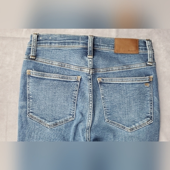 Madwell Petite 10" High-Rise Roadtripper Authentic‎ Jeans in Vinton Wash Size 26 - Picture 8 of 11